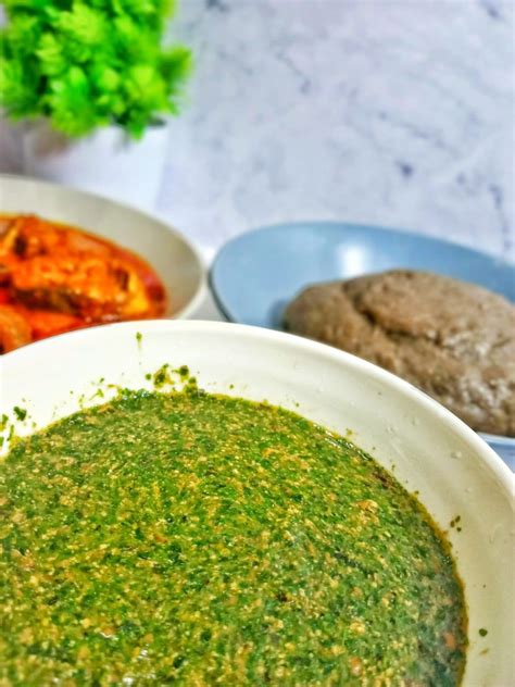 [VIDEO] Easy Nigerian Ewedu Soup: Jute Leaves Soup + Amala