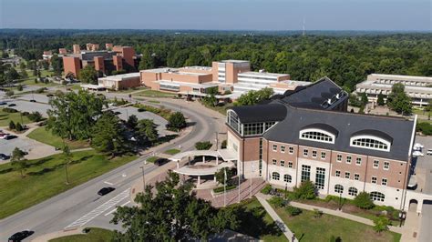 SIU Carbondale welcomes 23 new faculty this fall