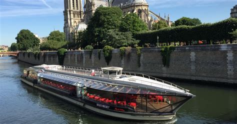 Paris: 4-Course Dinner Cruise on Seine River with Live Music | GetYourGuide