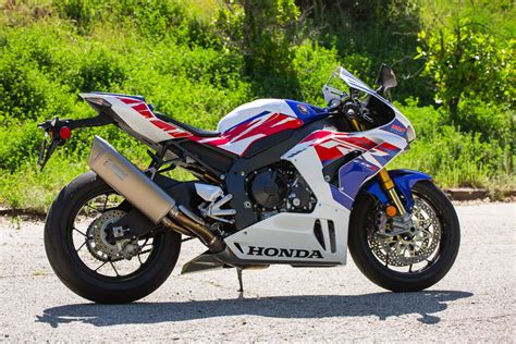 2023 Honda CBR1000RR-R SP Fireblade 30th Anniversary Review - YoRide