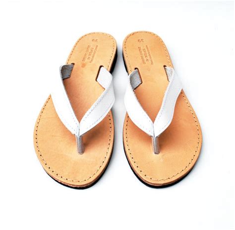 Comfortable white flip flops – Nikolasandals