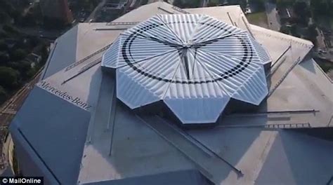 Atlanta Falcons unveil cutting edge eight-piece retractable roof on ...