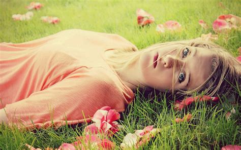 Wallpaper Blonde girl, lying on grass, look 2560x1600 Picture, Image