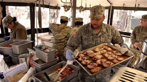 Food Service Specialists are serving in the field | Article | The United States Army