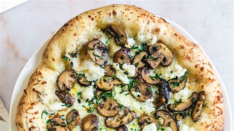 5 Best Goat Cheese Pizza Recipes To Try At Home | Brooklyn Craft Pizza