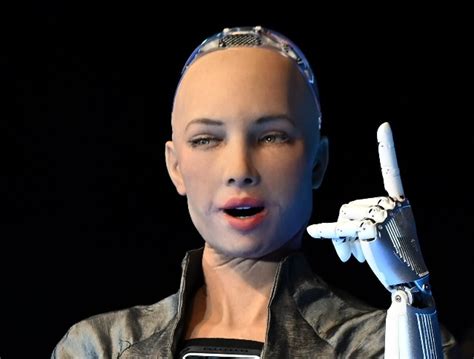 Sophia, la robot que dijo destruiré a los humanos, será fabricada en masa