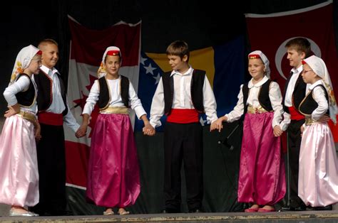 Beautiful Muslim's Pictures: Traditional Bosnian Dress