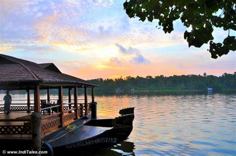 Ashtamudi Lake – A Ride Across Lovely Backwaters Of Kerala | Inditales