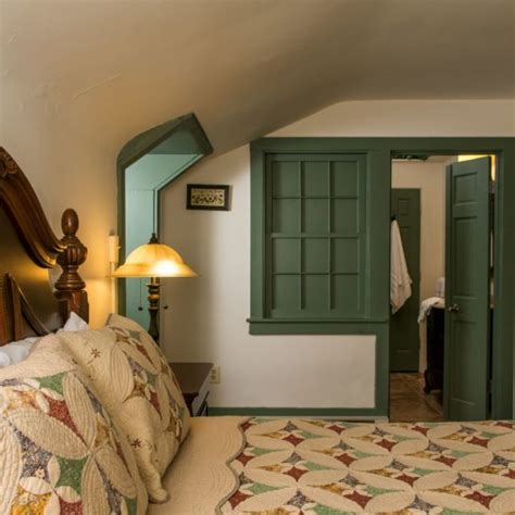 Village Rooms - The Colonial Inn