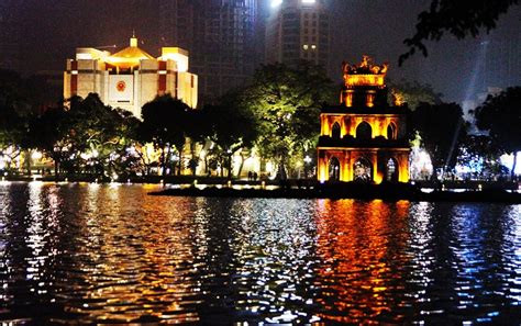 Hoan Kiem lake, fantastic place in the heart of Hanoi