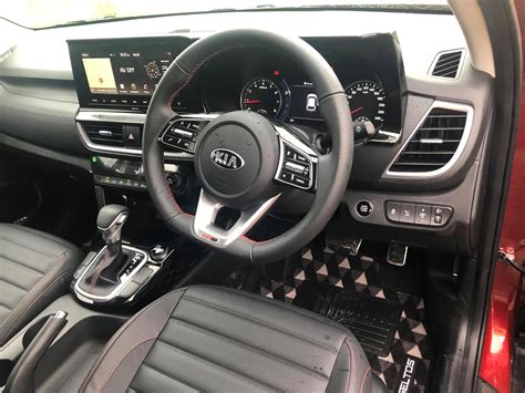 Kia Seltos Interior, Design, Features Review 2020 - Location Kit