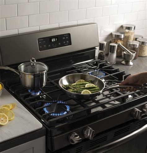 GE 5.0 Cu. Ft. Self-Cleaning Freestanding Gas Range Stainless steel JGB645SEKSS - Best Buy