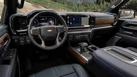 Here's the new 2022 Chevy Silverado interior. It's so much better - Autoblog