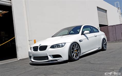 Alpine White BMW E92 M3 Gets Slammed at EAS - autoevolution