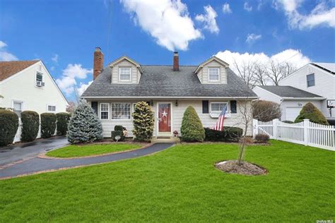 Bellmore, NY Real Estate - Bellmore Homes for Sale | realtor.com®