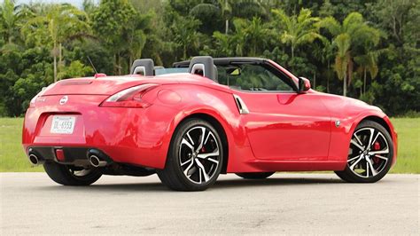 Nissan 370z Hardtop Convertible - automotive wallpaper