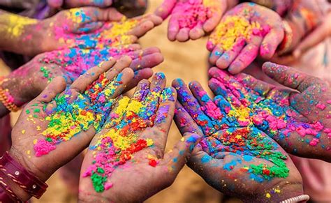 Holi 2018: What To Eat And Drink During Holi- A Complete Guide