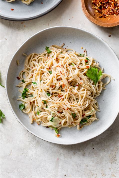 Garlic Pasta with Parmesan and Olive Oil – WellPlated.com