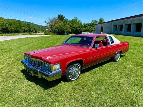 1977 Cadillac Coupe DeVille | 427 Garage