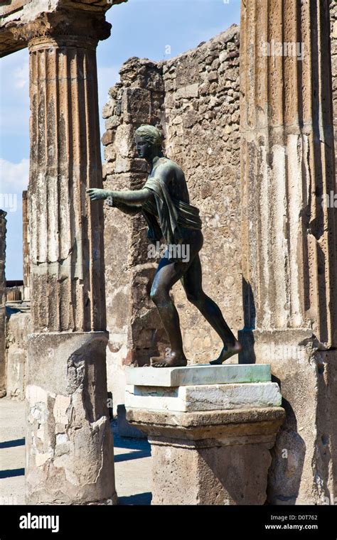 Pompeii - archaeological site Stock Photo - Alamy