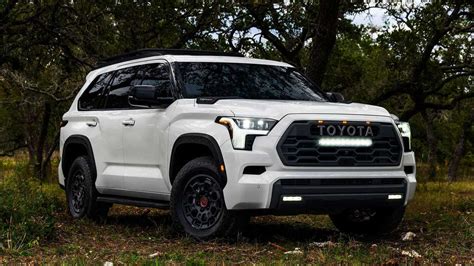 2023 Toyota Sequoia Debuts With 437 HP Hybrid Engine, Brawny Styling