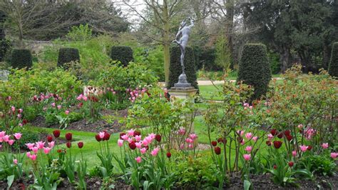 Worcester College Gardeners 2009-2018: Tulips In The Rose Garden And Herbaceous Border