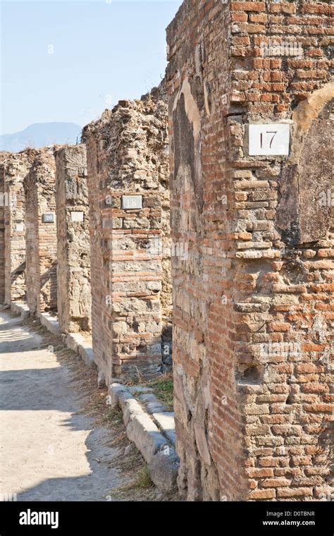 Pompeii - archaeological site Stock Photo - Alamy