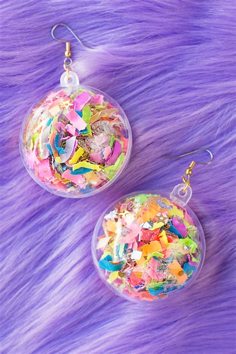 DIY Confetti Earrings - Studio DIY