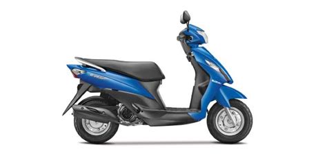 kmhouseindia: Suzuki Unveils Let's Scooter And 150cc Bike Gixxer in India