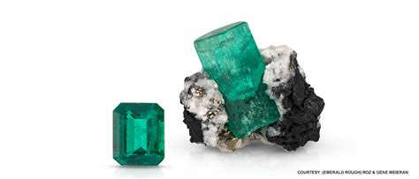 May Birthstone | Where are Emerald Birthstones Found? | GIA