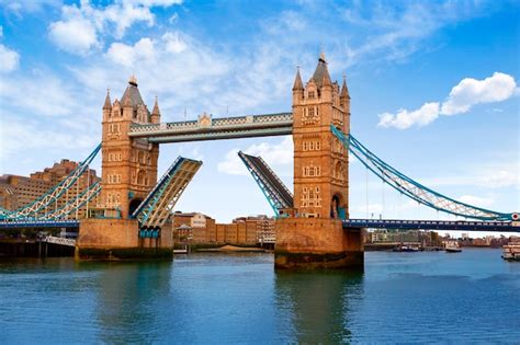 Premium Photo | London tower bridge over thames river