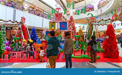 Christmas Decoration at Shopping Mall Editorial Photography - Image of mall, indoor: 35806202