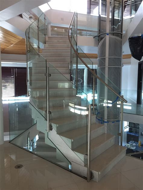 Best Curved Railing Services In Miami - (786) 506-5203