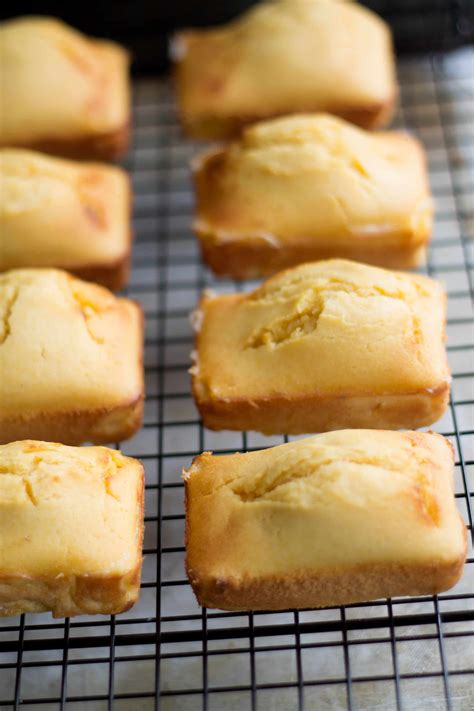 Mini Honey Cornbread loaves - Erren's Kitchen