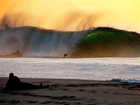 Surfing the North Shore Oahu Hawaii - Photorator