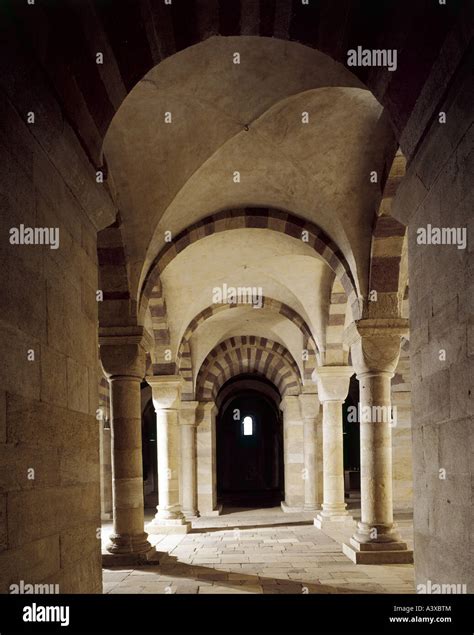 Speyer cathedral interior hi-res stock photography and images - Alamy