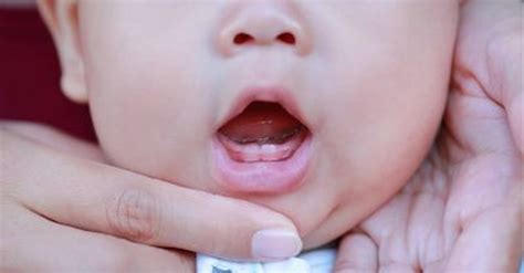 Teething Symptoms | 9 Signs Baby Is Teething