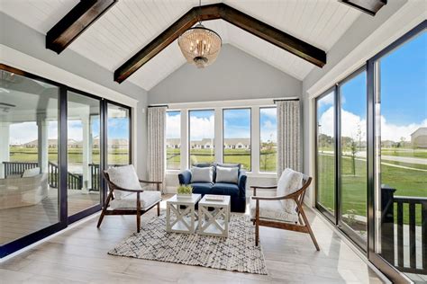 Sunroom Flooring Ideas (Materials & Options Guide)