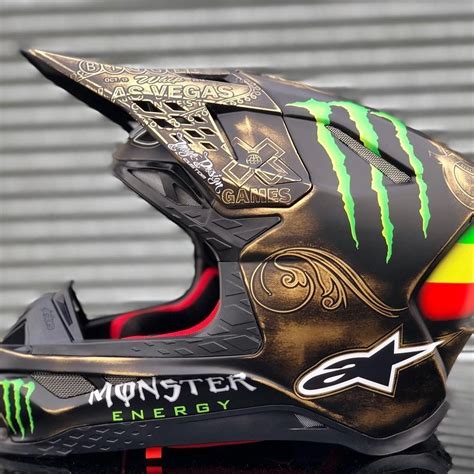 Pin on Helmets | Dirt bike riding gear, Bike helmet design, Dirt bike gear