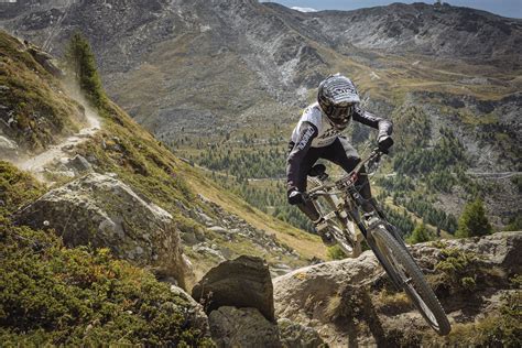 Enduro Mountain Bike Racing: Understanding the Sport and Watching the Action | GearJunkie