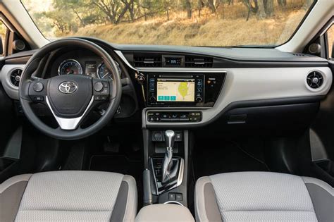 2019 Toyota Corolla Pictures - 111 Photos | Edmunds