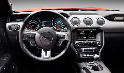 Discover more than 132 ford mustang v8 interior super hot - tnbvietnam.edu.vn