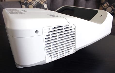 Epson PowerLite 680 Projector Review – Hardware 1 - Projector Reviews