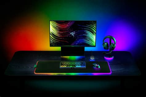 Razer Strider Chroma and Goliathus Chroma 3XL: New gaming mouse pads