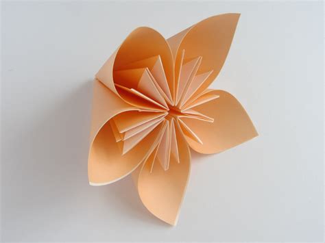 Origami Kusudama Flower | Origami easy, Origami crafts, Paper origami flowers