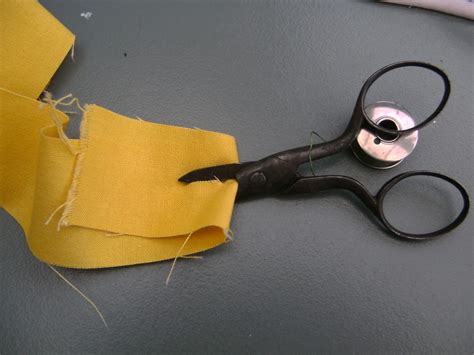 Granny's Button Box: Vintage Buttonhole Scissors