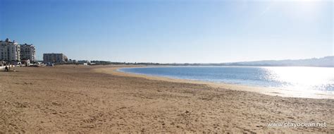 Praia de São Martinho do Porto Beach in São Martinho do Porto, Alcobaça (South) • Portugal