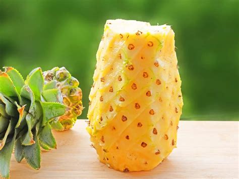 How Fibonacci Number Sequence can help in cutting pineapple in a jiffy