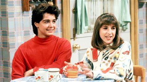 Whoa! Joey Lawrence says he and Mayim Bialik want a 'Blossom' revival - TODAY.com