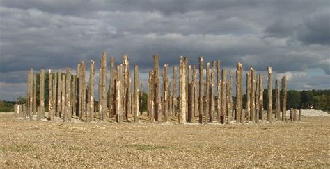 Woodhenge at North Newnton © Rog Frost cc-by-sa/2.0 :: Geograph Britain and Ireland